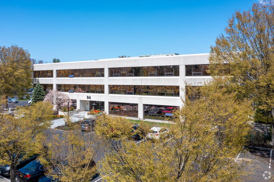 84 Business Park Dr, Armonk, NY à louer - Photo du bâtiment - Image 2 de 5