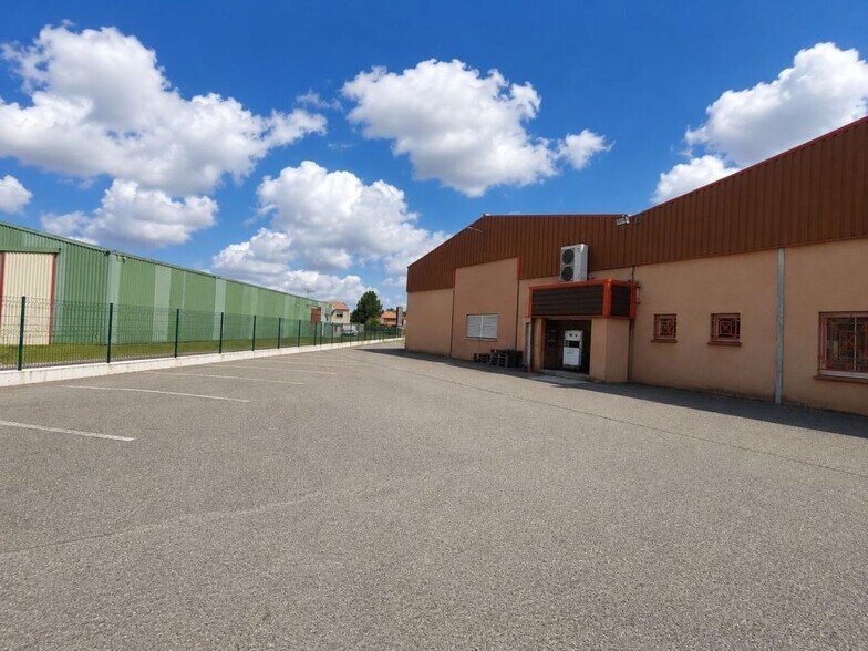 Flex dans Gagnac-sur-Garonne à louer - Photo du bâtiment - Image 2 de 9