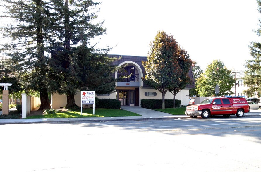 2190 Stokes St, San Jose, CA à vendre - Photo du bâtiment - Image 2 de 10