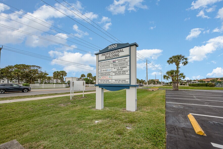 3000 N Atlantic Ave, Cocoa Beach, FL à louer - Photo du bâtiment - Image 2 de 21