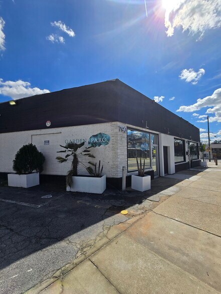 790-792 SW Cascade Rd, Atlanta, GA à vendre - Photo du bâtiment - Image 1 de 3
