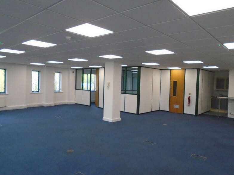 Canal Rd, Trowbridge for lease - Interior Photo - Image 3 of 4