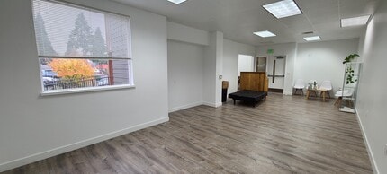 675 Orchard Heights Rd, Salem, OR for lease Building Photo- Image 2 of 4