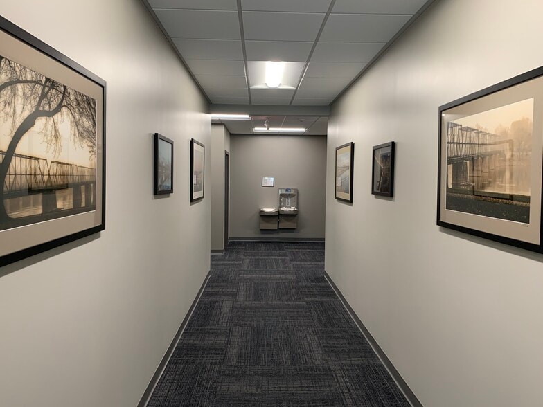 200 Grandview Ave, Camp Hill, PA à louer - Photo du bâtiment - Image 3 de 13