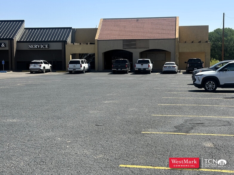 1405 S Main St, Seminole, TX for lease - Building Photo - Image 3 of 6