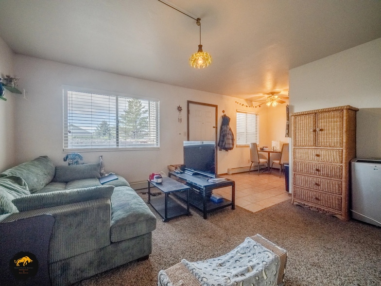 1167 Mesa Dr, Douglas, WY for sale - Interior Photo - Image 3 of 4