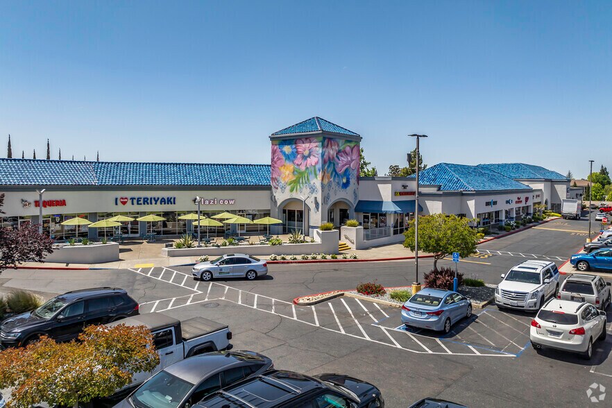 1850 Douglas Blvd, Roseville, CA à louer - Photo du bâtiment - Image 2 de 13