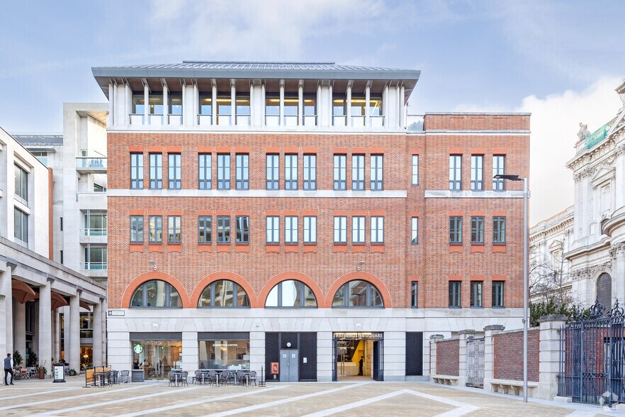 65 St. Paul's Churchyard, Londres à louer - Photo du bâtiment - Image 3 de 3