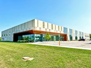 2220 E Bunch Blvd, Muncie, IN for sale Building Photo- Image 1 of 26