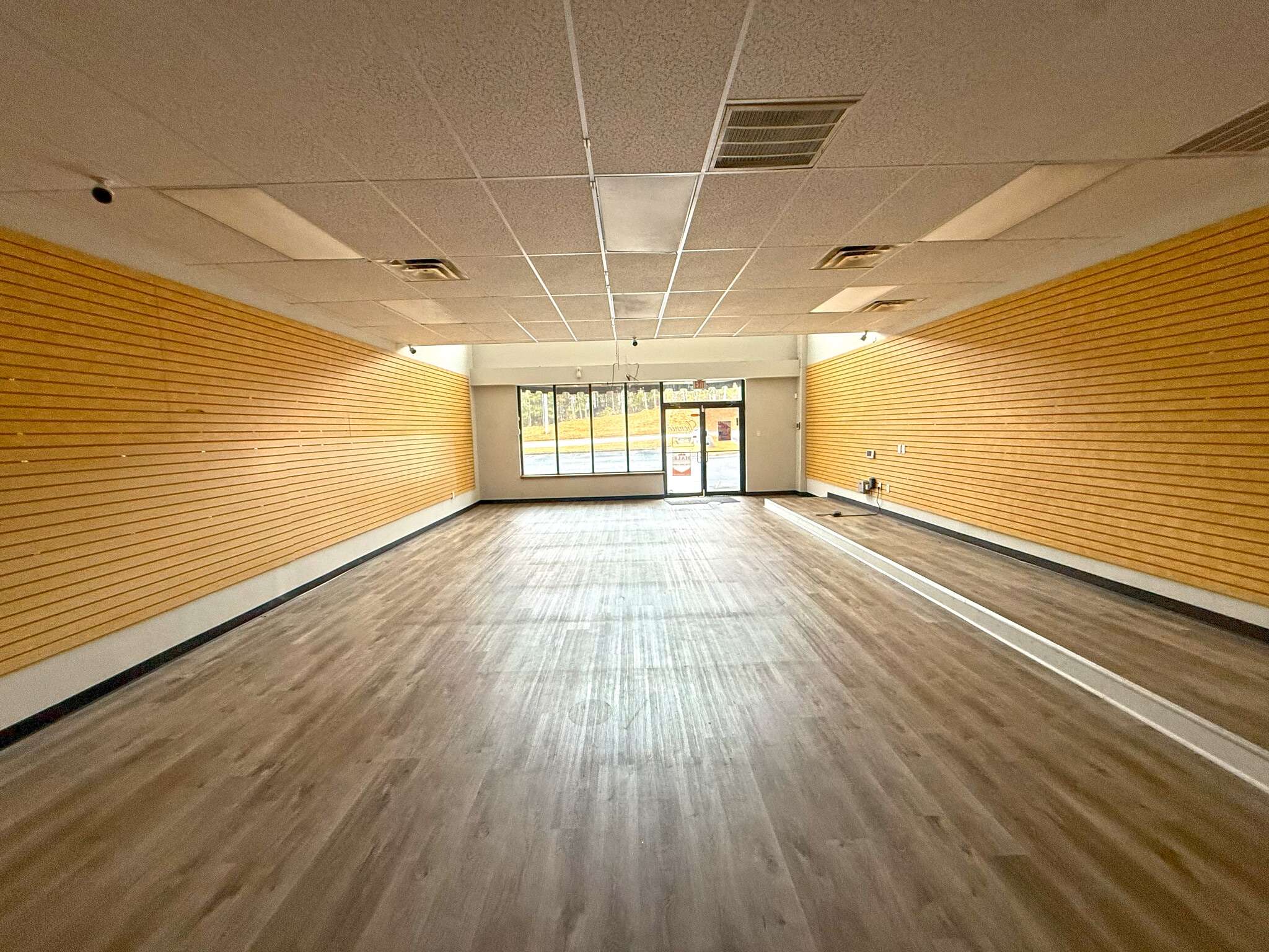 6880 Douglas Blvd, Douglasville, GA for lease Interior Photo- Image 1 of 3