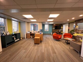 Plus de détails pour 16 long sands Rd, York, ME - Bureau à louer