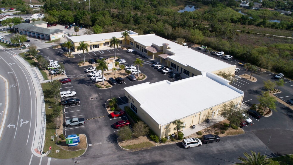 24420 Sandhill Blvd, Punta Gorda, FL à vendre - Photo du bâtiment - Image 2 de 19