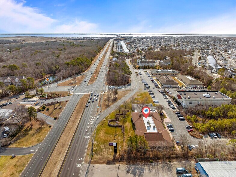 675 Route 72 E, Manahawkin, NJ à louer - Photo du bâtiment - Image 2 de 30