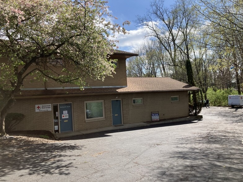 812 Coshocton Ave, Mount Vernon, OH à louer - Photo du bâtiment - Image 3 de 3