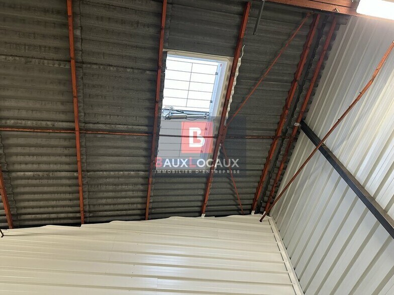 Flex dans Bédarrides à louer - Photo du bâtiment - Image 3 de 4