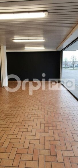 Flex in Pessac for sale - Building Photo - Image 2 of 4