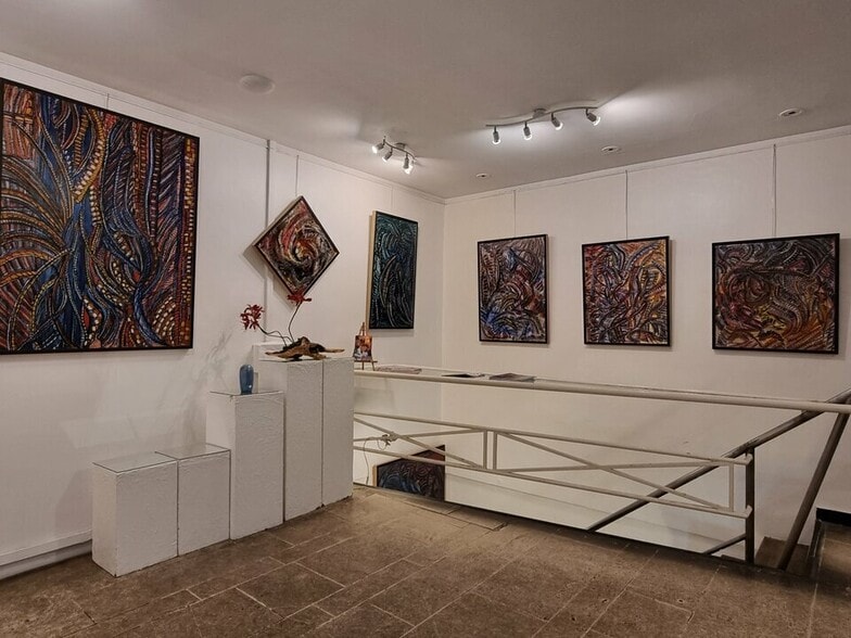 Retail in Paris for lease - Interior Photo - Image 3 of 10