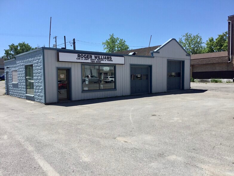 40 King St E, Kawartha Lakes, ON à vendre - Photo du bâtiment - Image 3 de 12