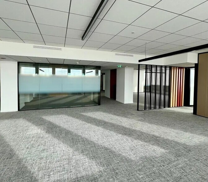 Office in Pantin for lease - Interior Photo - Image 3 of 15