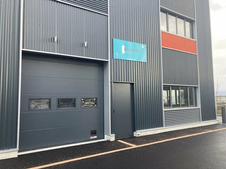 13 Rue Du Chemin De Fer, Lampertheim à louer - Photo du bâtiment - Image 2 de 12