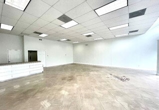 1249 Stirling Rd, Dania Beach, FL for lease Interior Photo- Image 2 of 7
