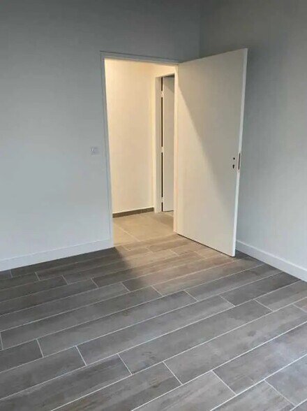 Office in Les Pavillons-sous-Bois for lease - Interior Photo - Image 2 of 6