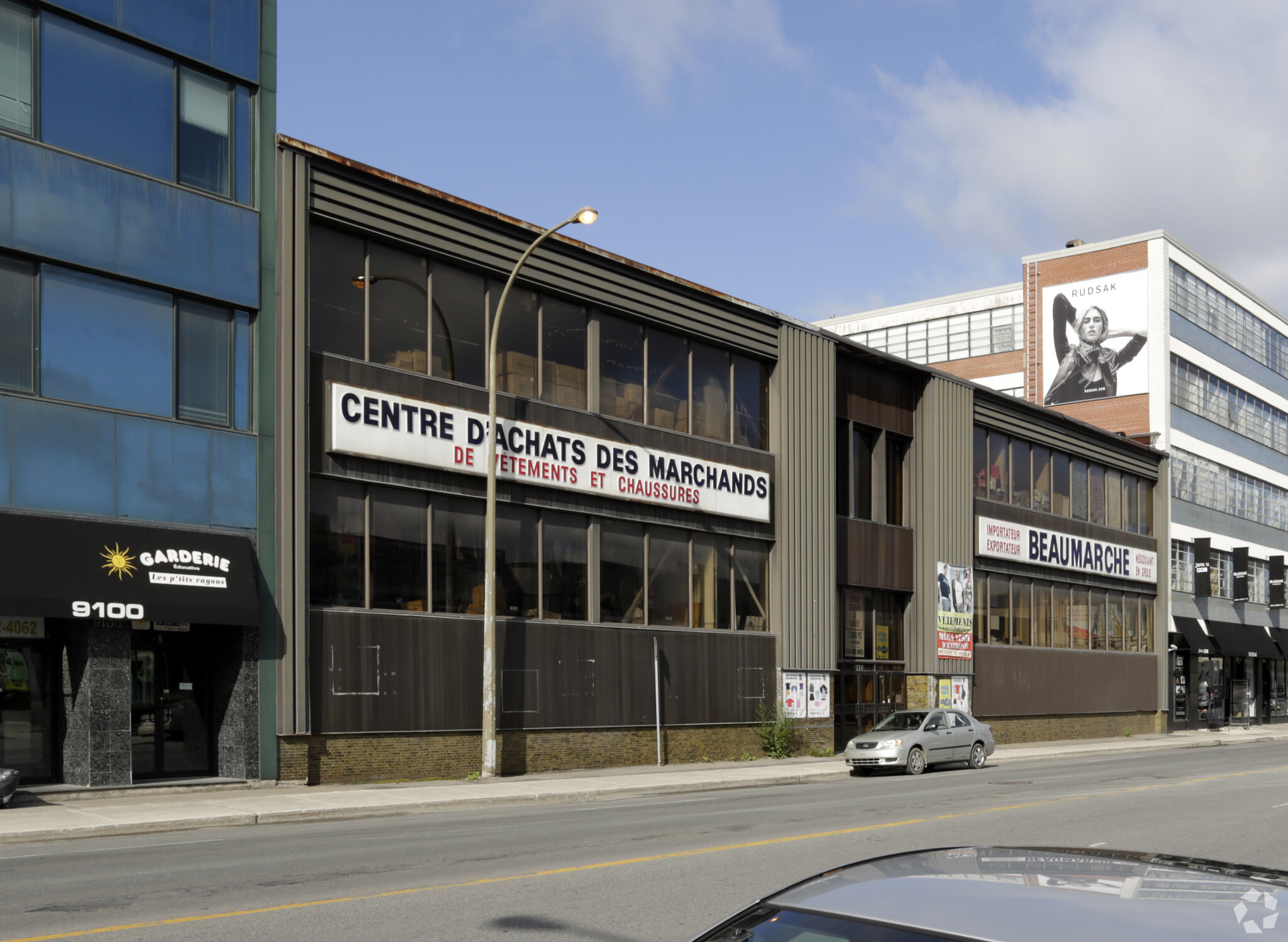 9124 Boul Saint-Laurent, Montréal, QC for lease Primary Photo- Image 1 of 3