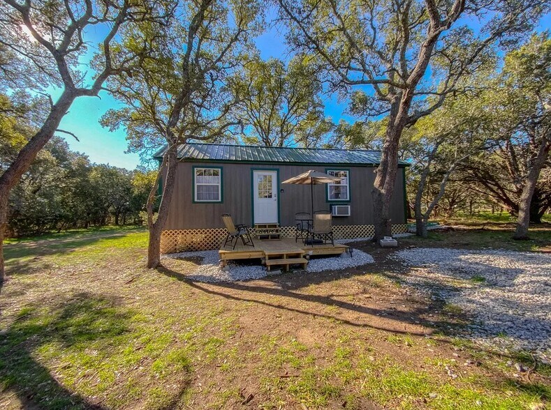 3282 Old Willow Rd, Fredericksburg, TX for sale - Building Photo - Image 2 of 7