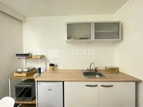 Office in Lyon for lease Interior Photo- Image 2 of 2