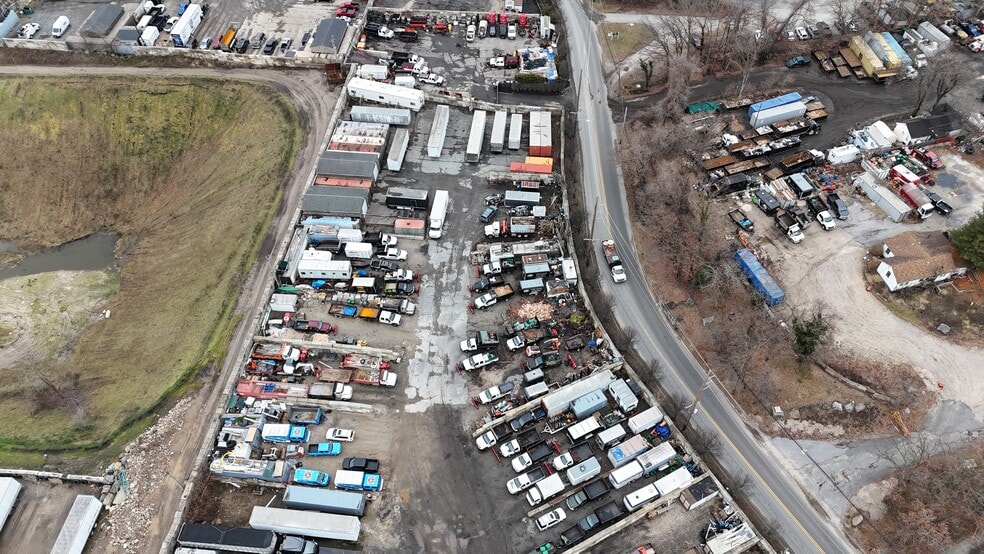 168 Townline Rd, Kings Park, NY for lease - Building Photo - Image 1 of 8