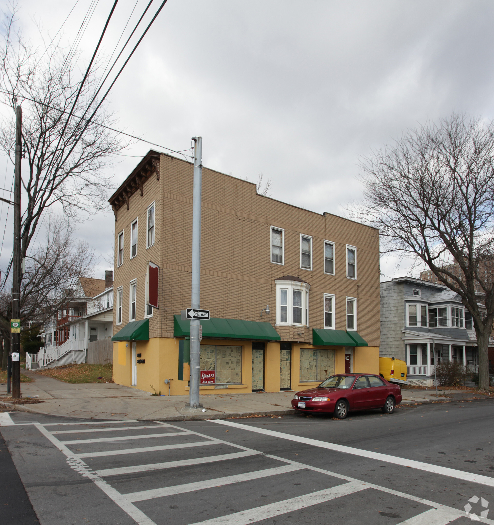 555 Washington Ave, Albany, NY à vendre Photo du bâtiment- Image 1 de 1