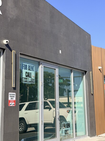 219-225 N Federal Hwy, Hallandale Beach, FL à louer - Photo du bâtiment - Image 3 de 8