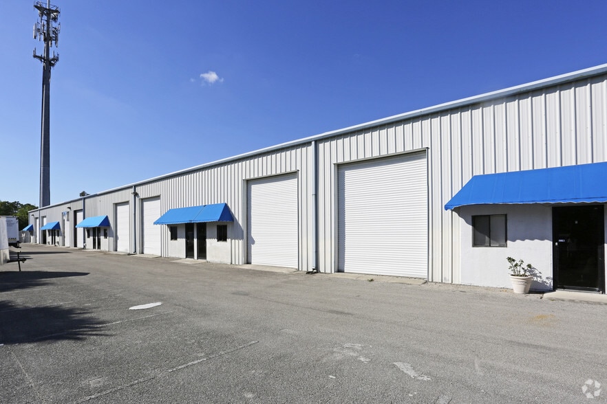 2534 NE 9th Ave, Cape Coral, FL for lease - Building Photo - Image 2 of 4