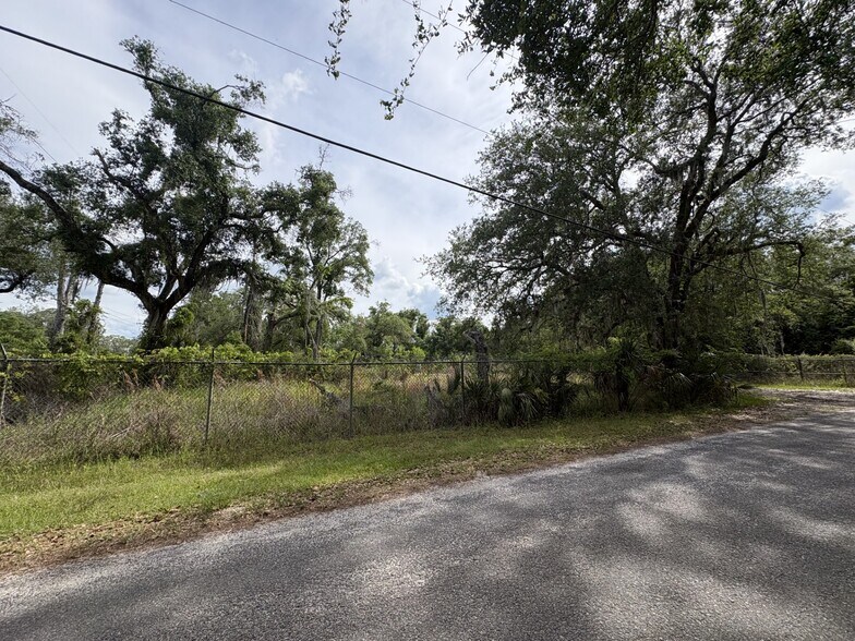 101 Collins Rd, Osteen, FL à vendre - Photo du bâtiment - Image 3 de 3