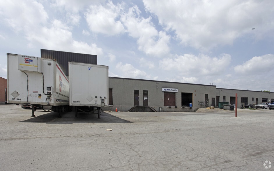 1076 Cardiff Blvd, Mississauga, ON for lease - Building Photo - Image 2 of 4