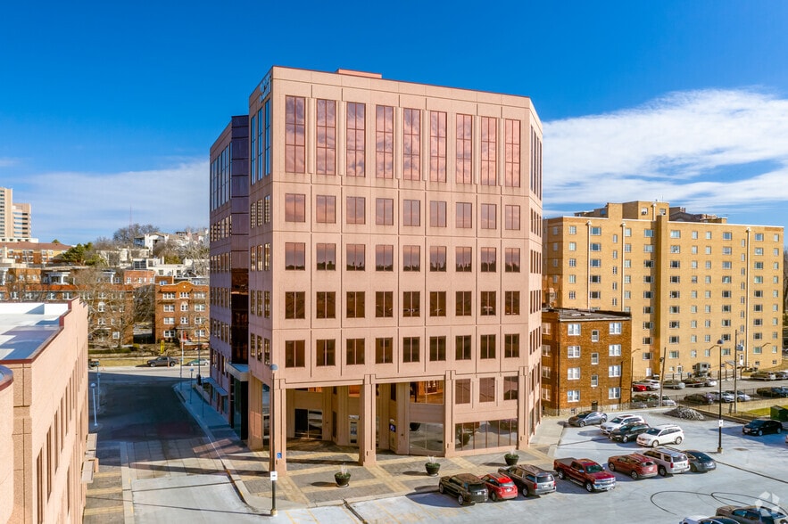 4717 Grand Ave, Kansas City, MO à louer - Photo du bâtiment - Image 2 de 17