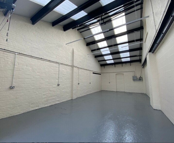 29 Lamledge Ln, Shifnal for lease - Interior Photo - Image 3 of 5