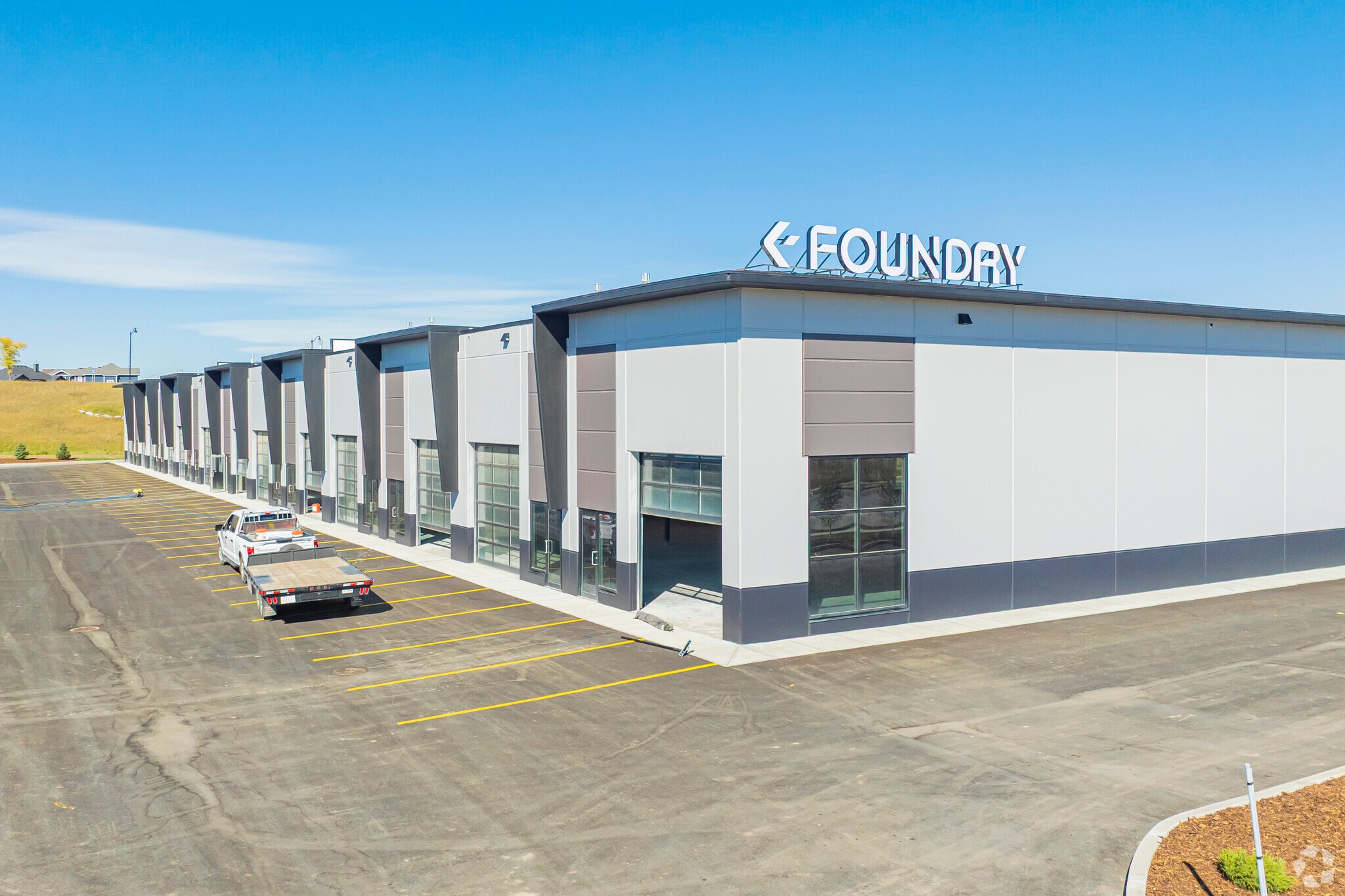 9 Southbank Cres, Okotoks, AB for sale Primary Photo- Image 1 of 4