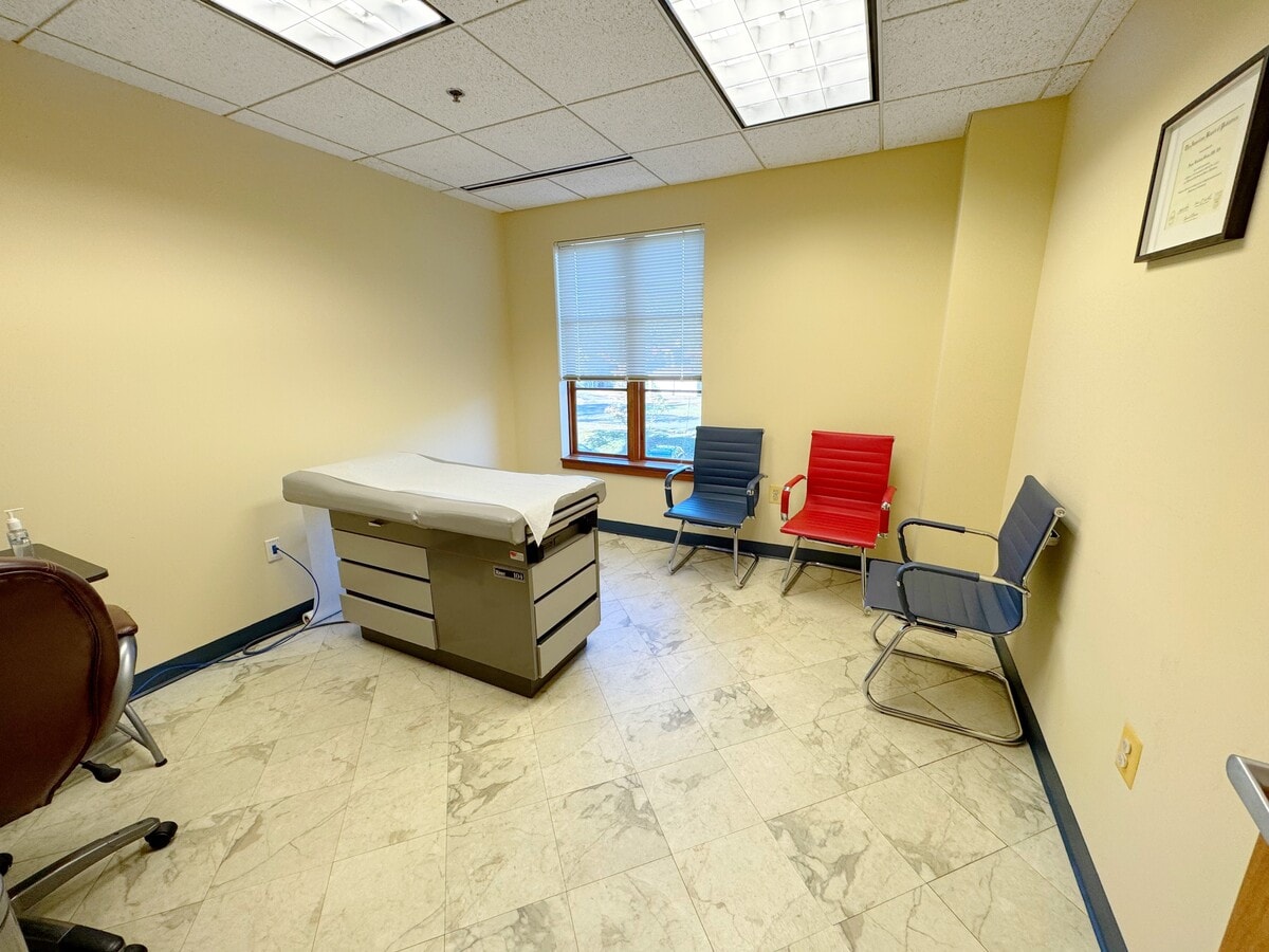 8609 Sudley Rd, Manassas, VA 20110 - Unit 205 -  - Interior Photo - Image 2 of 5