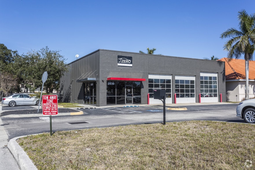 3939 Clark Rd, Sarasota, FL for sale - Building Photo - Image 2 of 4