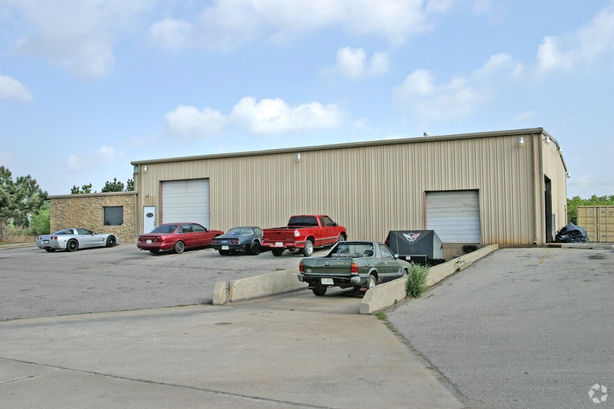 4455 Woods and Sons Ave, Edmond, OK for lease - Building Photo - Image 2 of 25