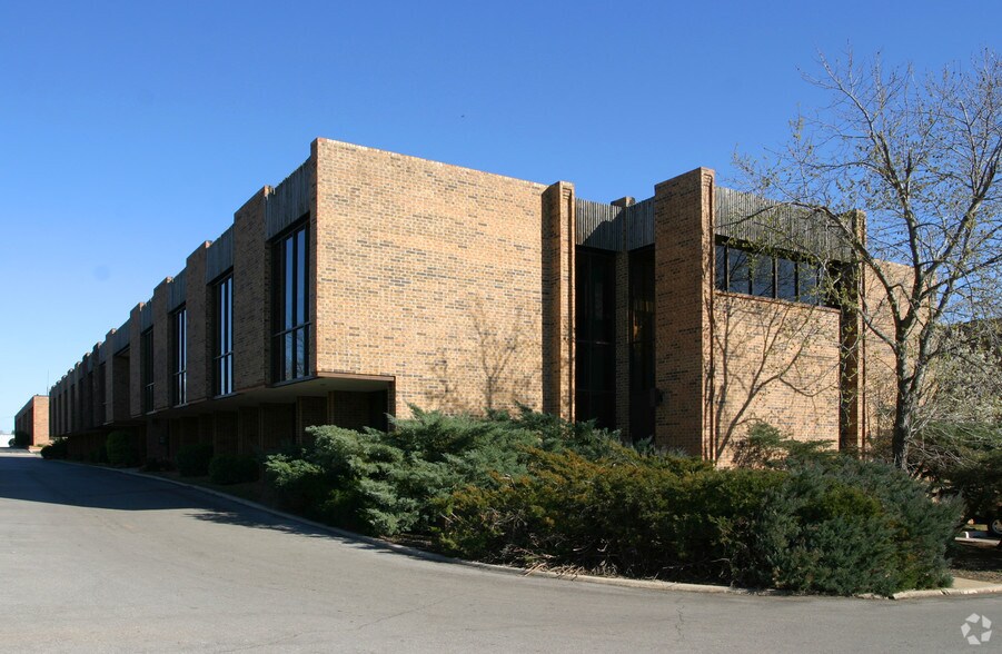 3035 NW 63rd St, Oklahoma City, OK à louer - Photo du bâtiment - Image 2 de 9