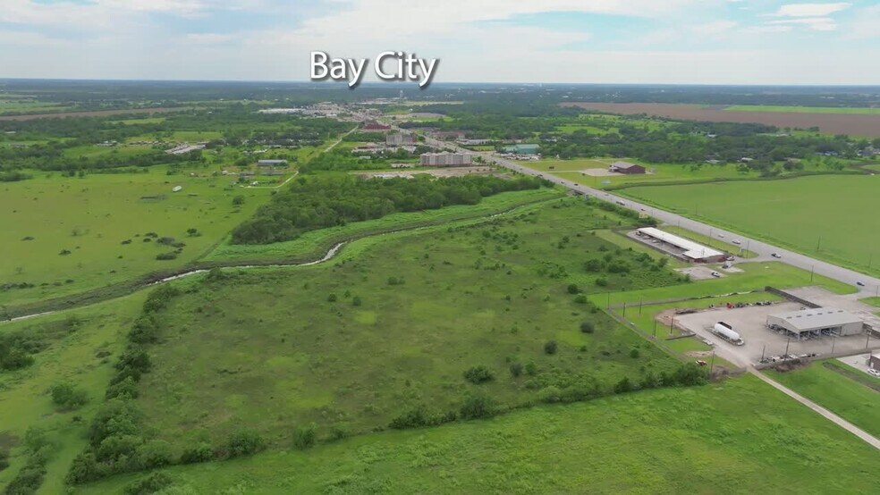 TX-35 @ Bucks Bayou, Bay City, TX à vendre - Vidéo sur l’inscription commerciale - Image 2 de 21