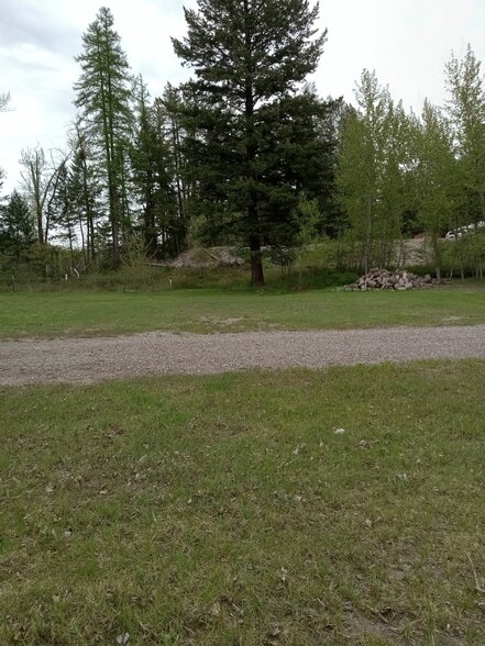 435 US-2 Hwy E, Columbia Falls, MT for lease - Building Photo - Image 1 of 4