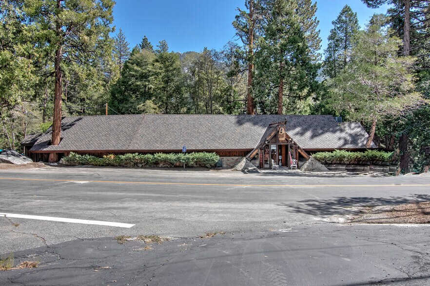 54905 N Circle Dr, Idyllwild-Pine Cove, CA à louer - Photo du bâtiment - Image 3 de 141