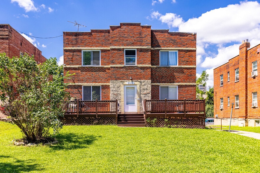 7119 Eastlawn Dr, Cincinnati, OH for sale - Building Photo - Image 2 of 26
