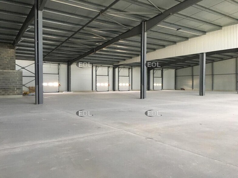 Flex in Beaucaire for lease - Building Photo - Image 1 of 2