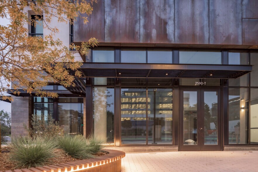 2580-2590 California St, Mountain View, CA à louer - Photo du bâtiment - Image 2 de 26