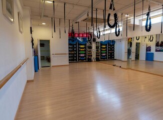 Plus de détails pour Multi-résidentiel à vendre