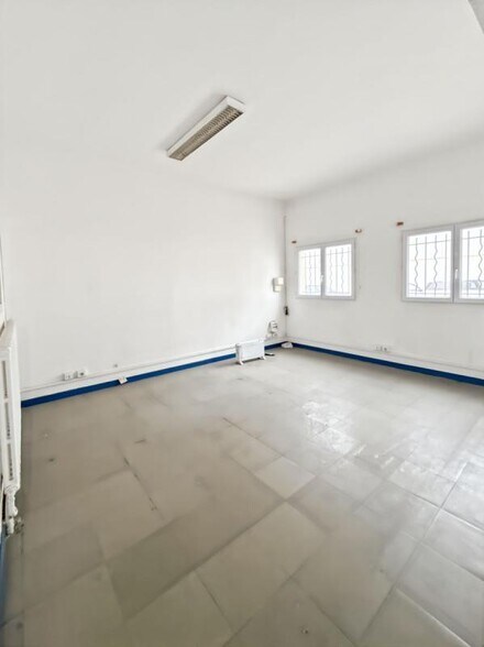 Bureau dans Marseille à louer - Photo du bâtiment - Image 3 de 24